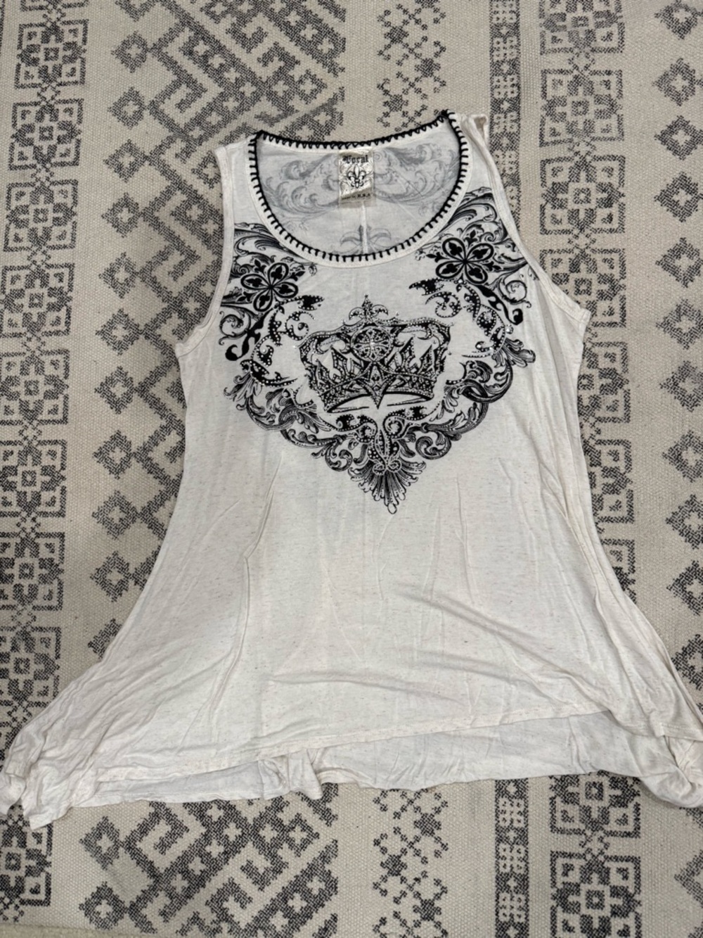 VOCAL Crown Embellished Tank Top Women's Size Large